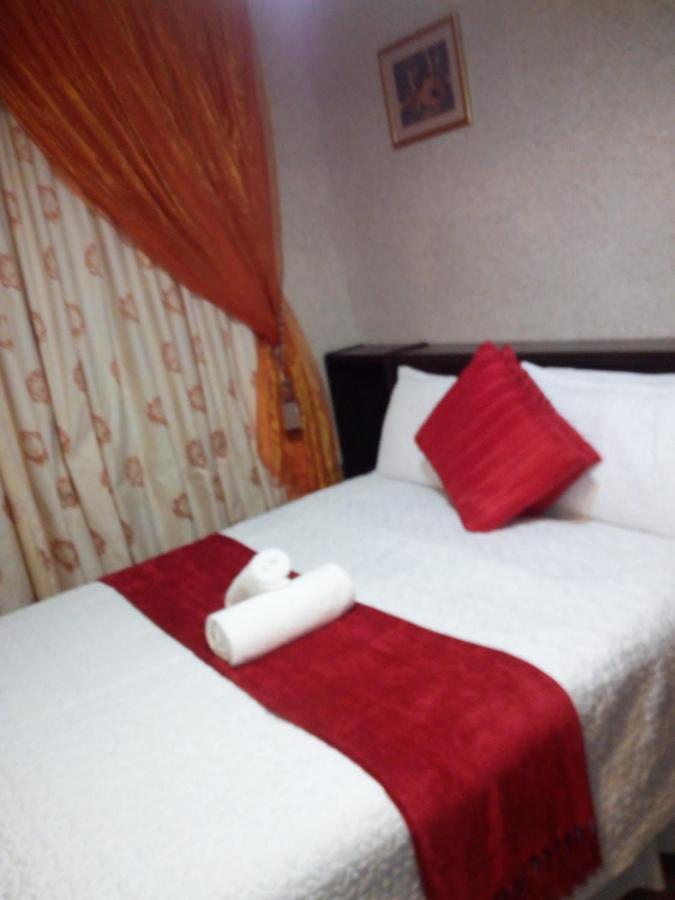 Hemmingways Bed and Breakfast King William's Town Esterno foto