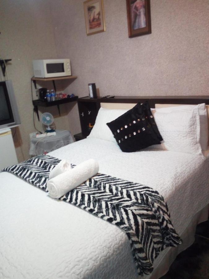 Hemmingways Bed and Breakfast King William's Town Esterno foto