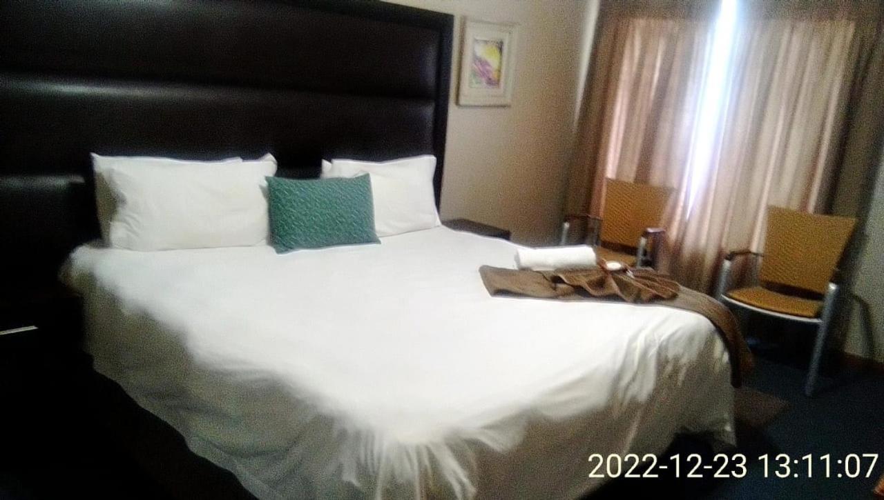 Hemmingways Bed and Breakfast King William's Town Esterno foto