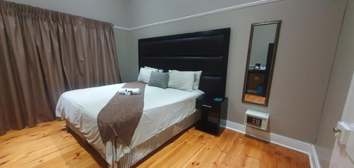 Hemmingways Bed and Breakfast King William's Town Esterno foto