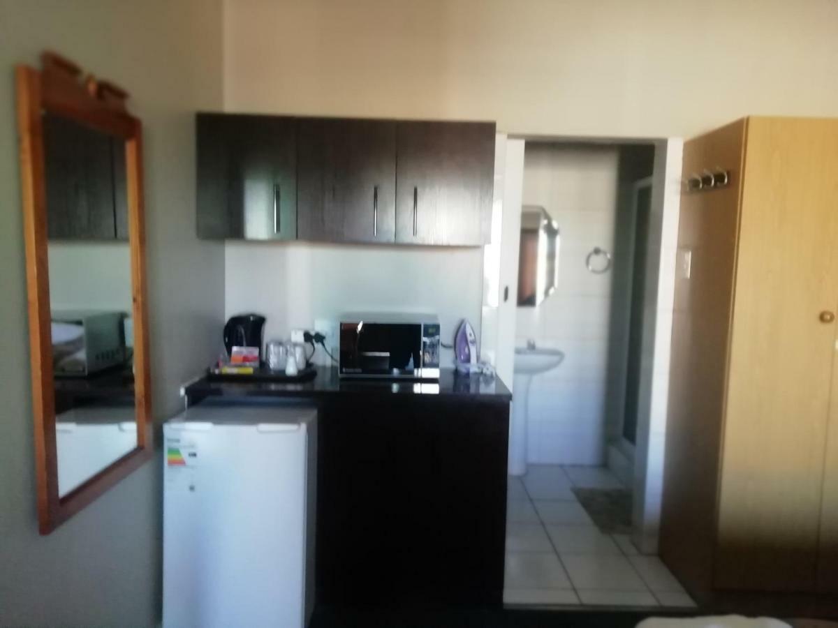 Hemmingways Bed and Breakfast King William's Town Esterno foto