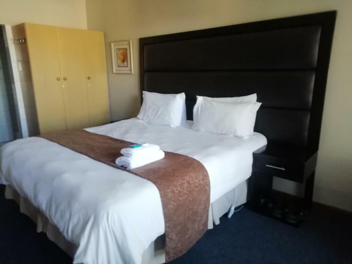 Hemmingways Bed and Breakfast King William's Town Esterno foto